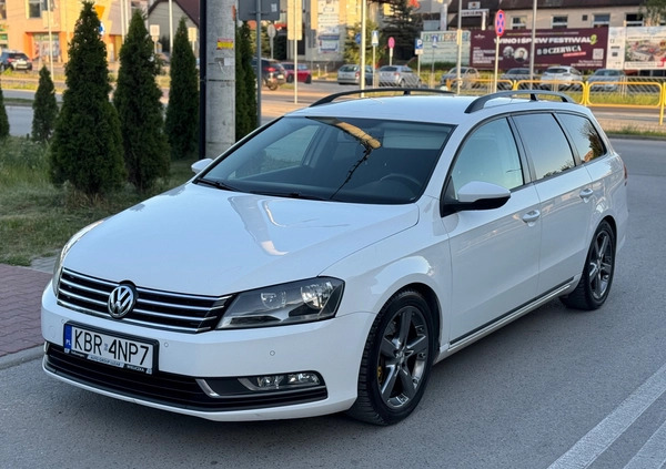 Volkswagen Passat cena 25900 przebieg: 330000, rok produkcji 2012 z Kielce małe 137